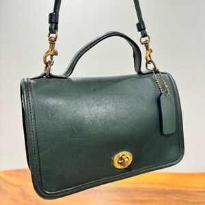Vintage Coach Casino Bottled Green 9924
